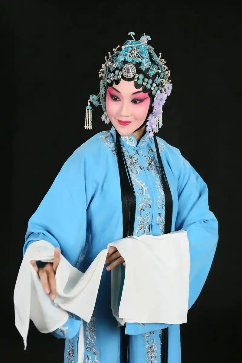 三月六日晚,北京长安大戏院演出张派名剧《刘兰芝》主演丁一鸣.