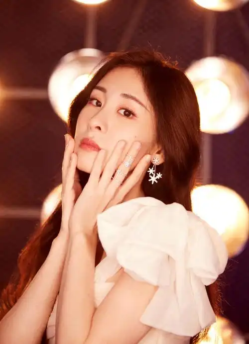 张碧晨白裙性感柔美写真图片610