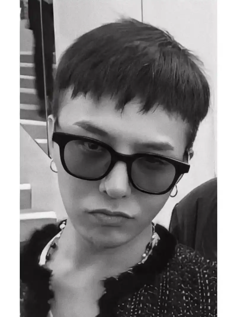 权志龙 黑白照芥末帅