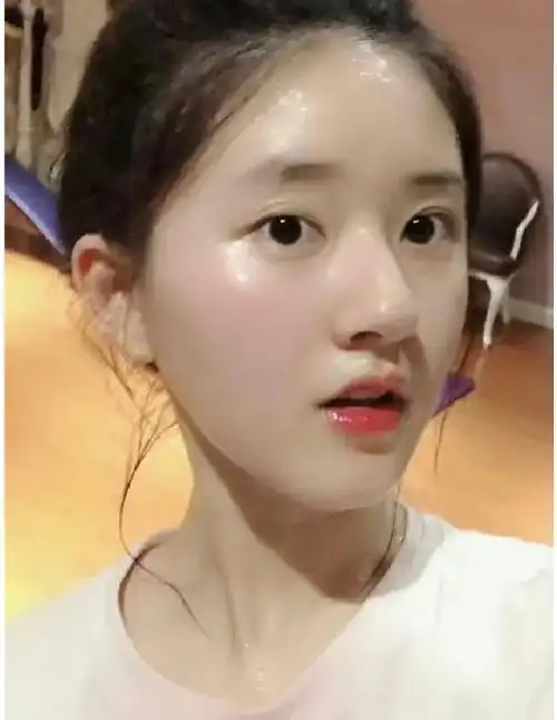 思五官##网友评价赵露思五官#网友评价赵露思五官:脸型流畅,高颅顶