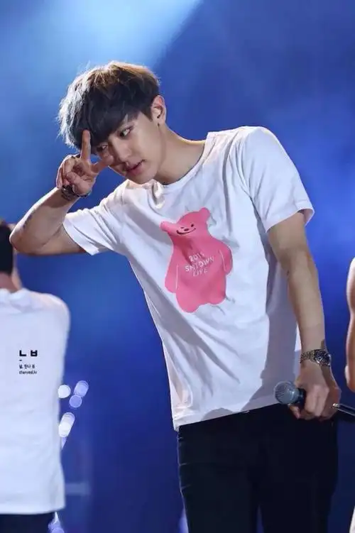 exo 朴灿烈 chanyeol 剪刀手