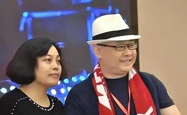 如今,然而,杨娜在刀郎成功后却回来寻求复合,明显是为了沾光.