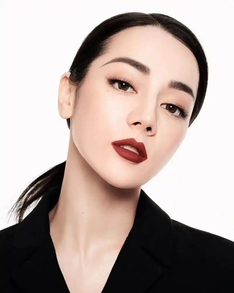 dior代言人,又美又高级 天天看着迪丽热巴的盛世美颜