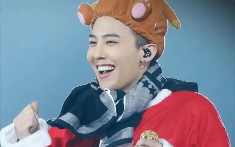 【权志龙】圣诞快乐!权龙的祝福已送达!|061225出道的第一个圣诞节