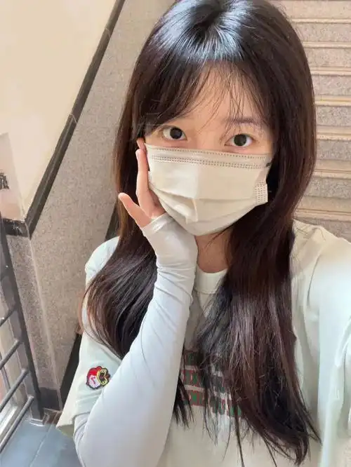 美女都是戴口罩出门的哇