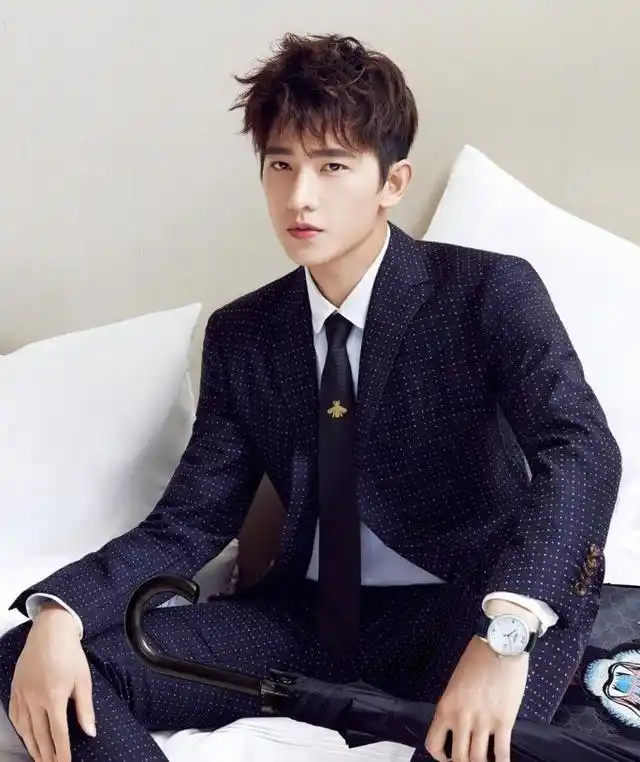 杨洋休闲生活照,简直太帅了,你会嫁给他吗?