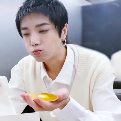 我好馋好馋@华晨宇yu可爱宝宝吃可爱的99泡芙,这种奶团子我真受能