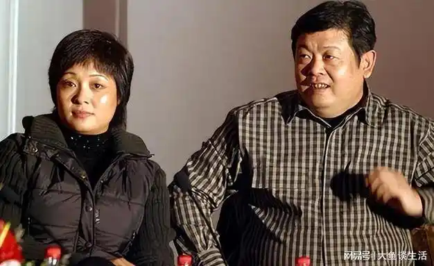 举办了最气势恢宏的明星葬礼, 妻子却要求带公婆改嫁|张国立|王劲