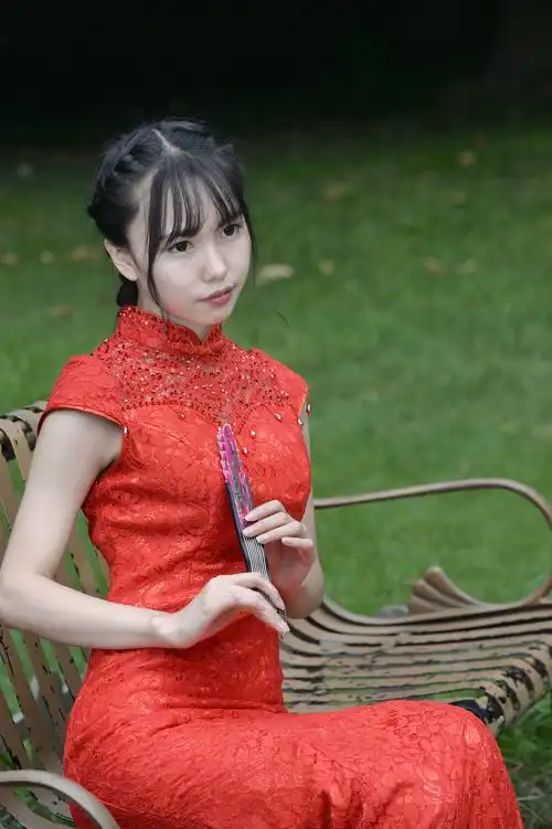 旗袍美女在金牛公园 - 人像摄影 - 摄影论坛 - 迪比特摄影网