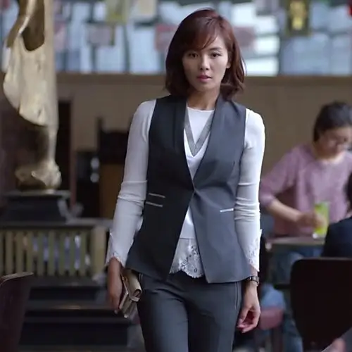 艾衣欢乐颂刘涛安迪同款白色打底马甲时尚套装