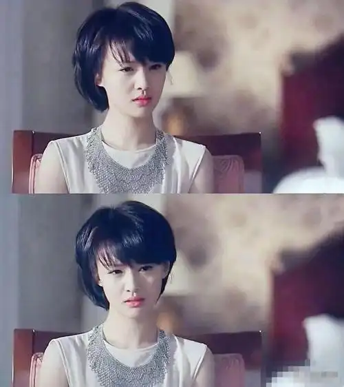 19岁的郑爽这短发造型,清新动人随便一个笑容就让人心动