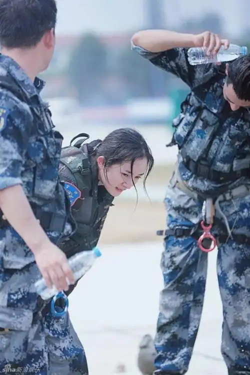 杨幂演练时呕吐不止被急救 导演:节目无剧本