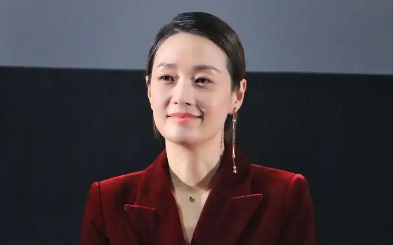 马伊琍出席活动被网友吐槽像那英,原来是新发型背的锅!