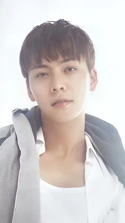 这种潮流时尚节目还可以看到陈伟霆生活小日常,太幸福了!