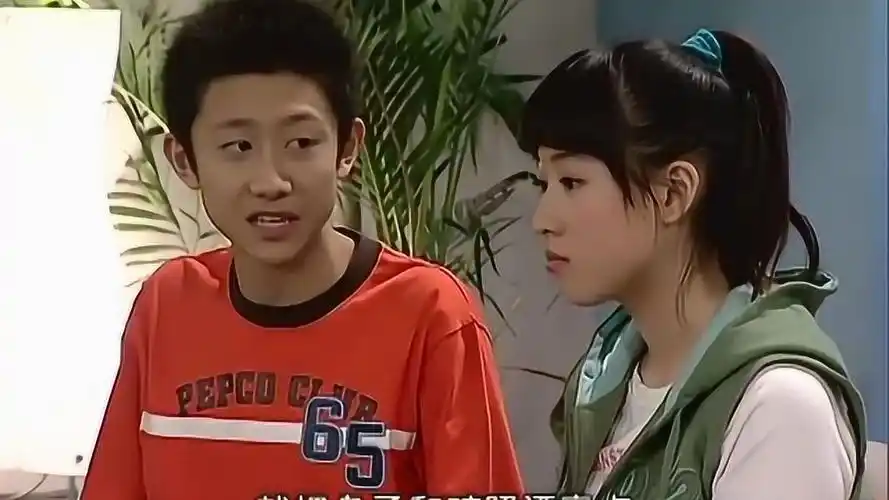 家有儿女:刘星在家唱歌,小雪听到刘星歌声竟翻白眼了