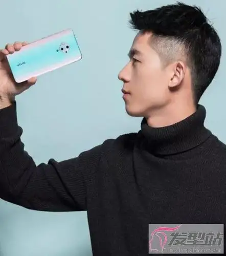 男生短发渐变发型 渐变小飞机头酷炫有型_发型站_最新流行发型设计