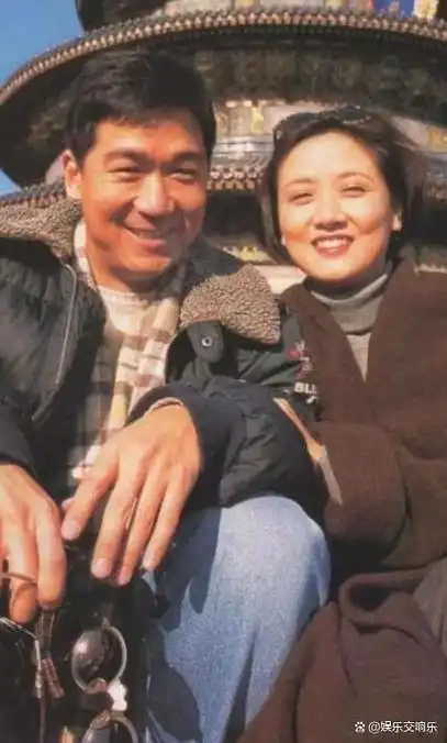 为嫁张国立终身不育前夫身价过亿说她自作自受邓婕真的幸福吗