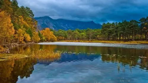 高清晰镜面湖美景倒影壁纸封面大图