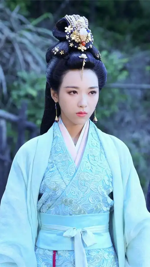 思美人田姬曾宁馨饰