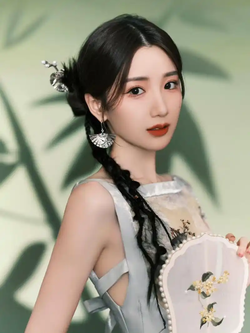 毛晓彤美照,优雅迷人!#养眼美女