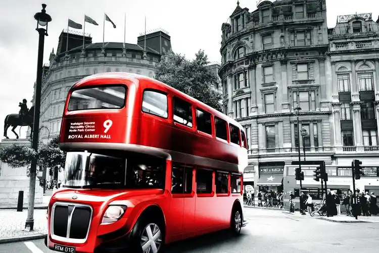 retro bus in london wallpaper for 2880x1920