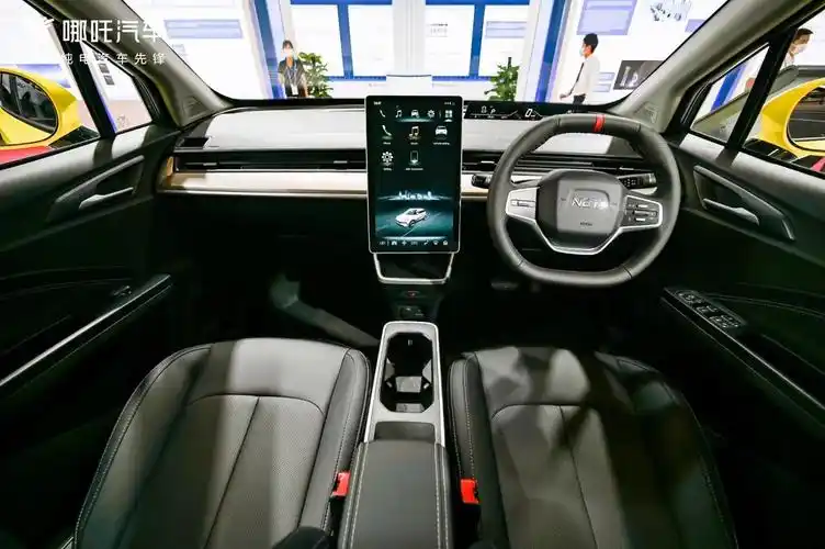 电动车#哪吒v右舵版曝光 哪吒汽车将进军东盟#电动车#泰国