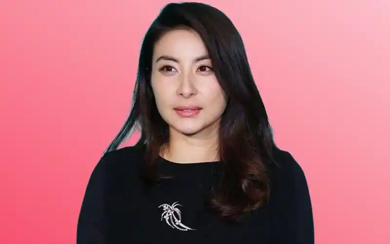 香港慈善晚宴这一夜,郭晶晶撕阔太面具,将豪门名媛的脸都打肿了最新