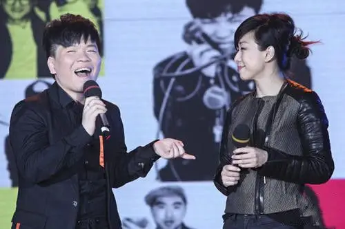 常石磊为什么是前辈歌手,他老婆陈小朵资料照片