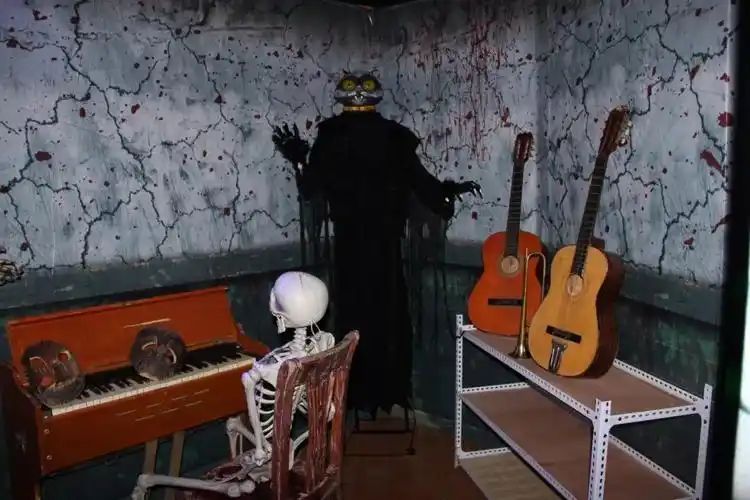 门票免费送超恐怖真人鬼屋惊现世博园全程惊叫2小时一米八壮汉都怂了