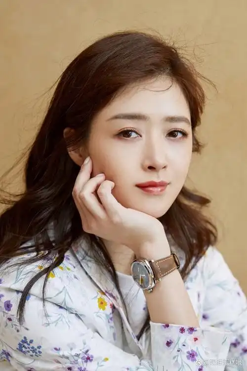 蒋欣,这位40岁的女演员,无论是在电视剧还是电影中,都展现出一种出众