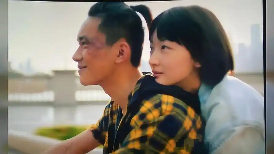 周冬雨 少年的你 好评如潮 易烊千玺太惊艳 是一个 剧抛脸