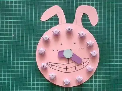 卡纸做一个漂亮的手工钟表,一年级小朋友学习钟表必备工具哦#儿童手工