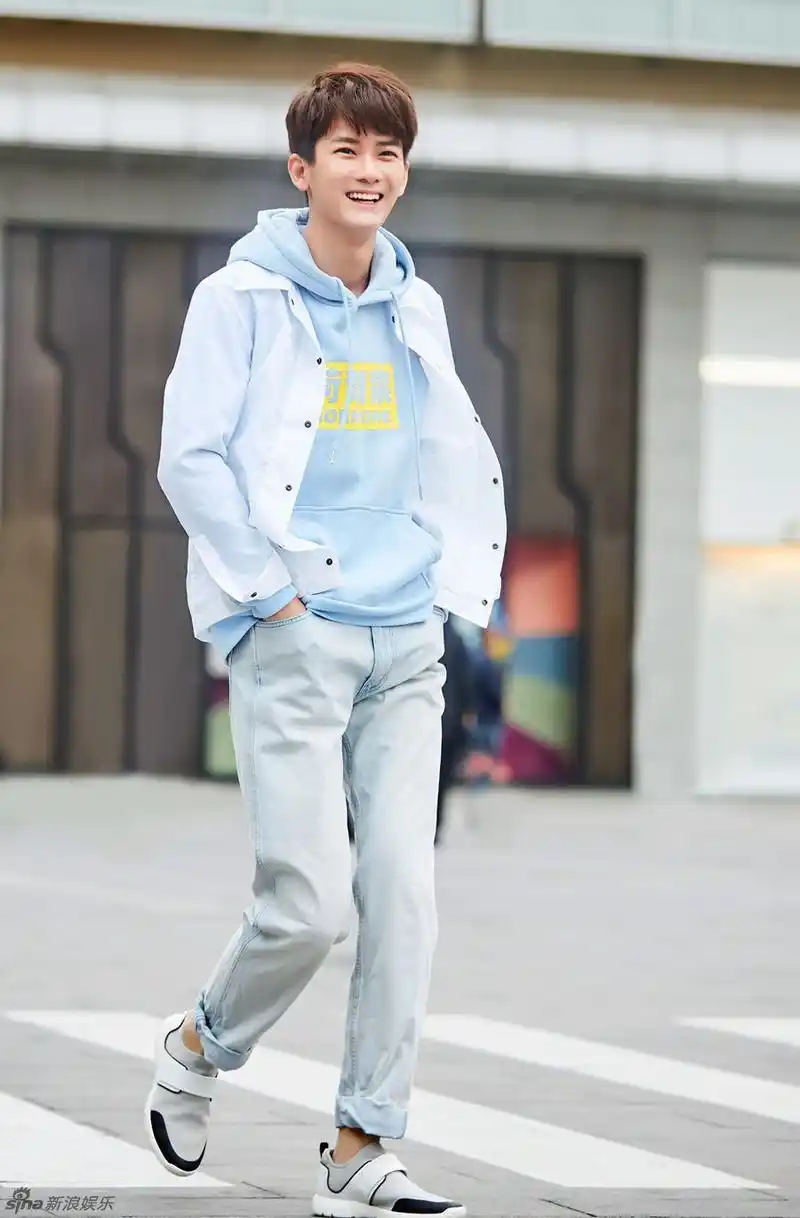 [2月22日]熊梓淇街拍大片青春又活力[10p]