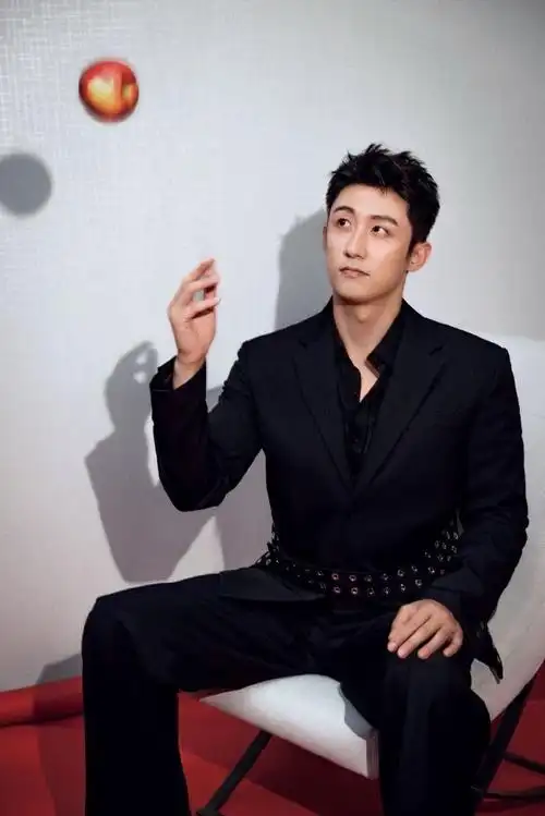 好久没见这么精致的黄景瑜了##黄景瑜妆后怼脸照