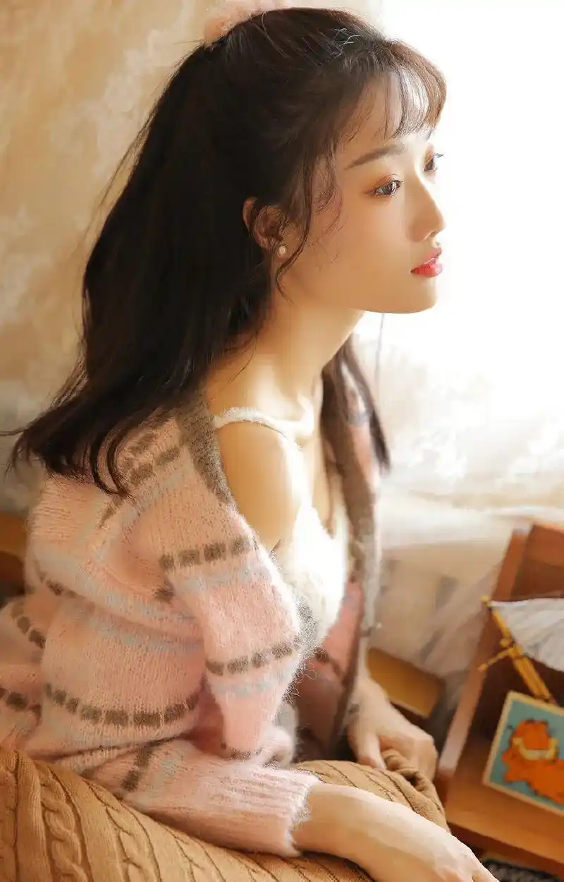 白皙粉嫩美少女写真!