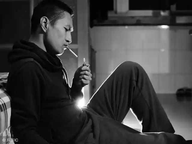 哪怕这段感情失败,绝大对数的男人都会沉默是金,他会把这个女人放在