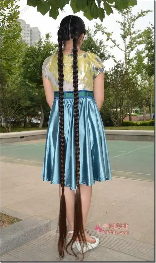 龚延秋:美丽双辫展风采(3) 图片_中国长发