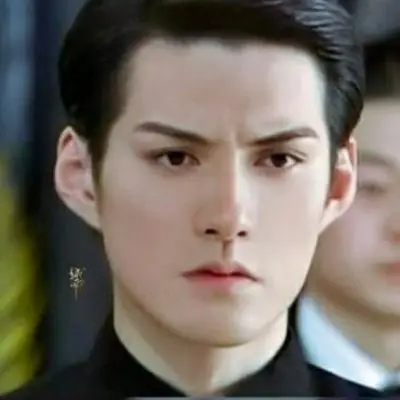 严宽/严屹宽 人间神颜 谁家翩翩少_男生头像_我要个性网