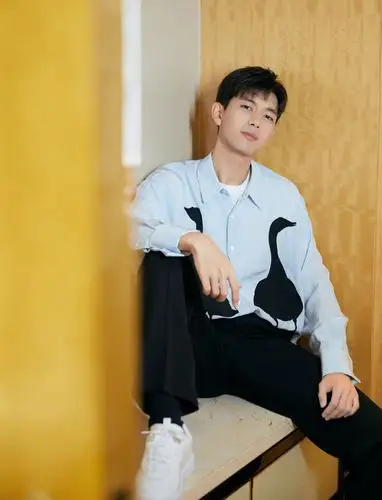 李现蓝色衬衫帅气写真图片29