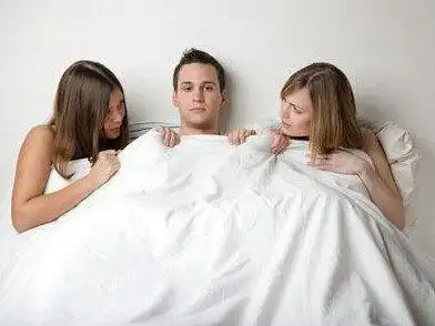 婚姻出轨揭秘男人女人出轨的不同表现