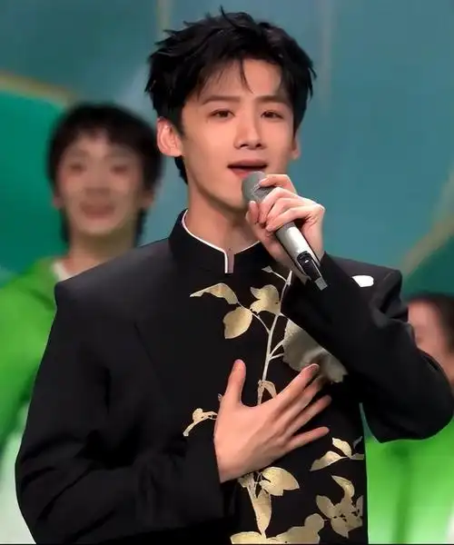 白敬亭争议不断,细扒资产才知什么叫闷声发大财,心思全在挣钱上_腾讯