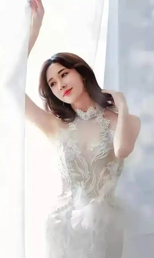 林志玲,颜值高气质佳,魔鬼身材,时尚万种-第2张图片-每日美中