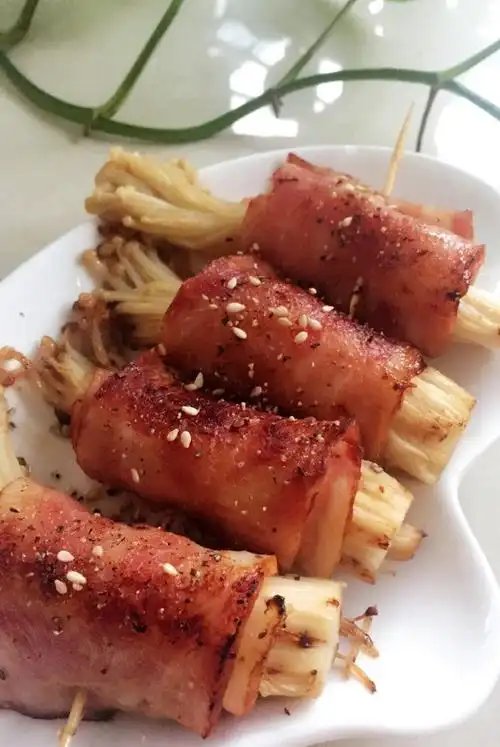 林悦儿做的香煎培根金针菇卷