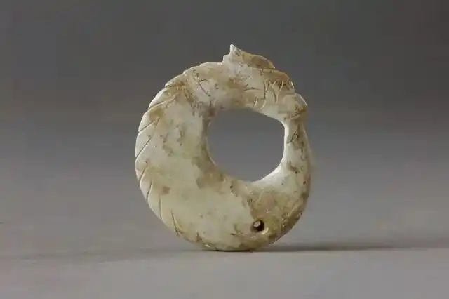 高26厘米,出土于内蒙古赤峰市翁牛特旗,现收藏于中国国家博物馆