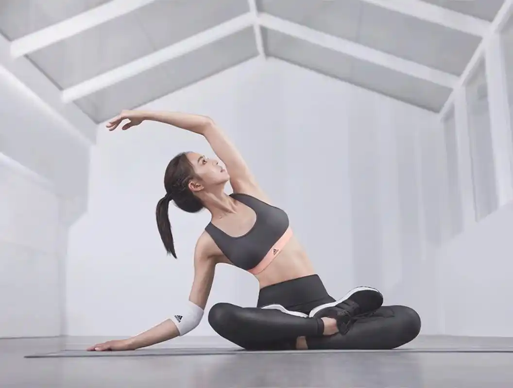 给你来一剂强心针看看张钧甯的身材多苗条你还不赶紧去健身