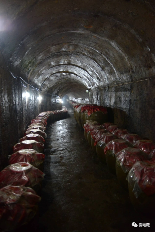 优质茅台当地红高粱,酒窖窖龄,是否古法酿造的方式等.