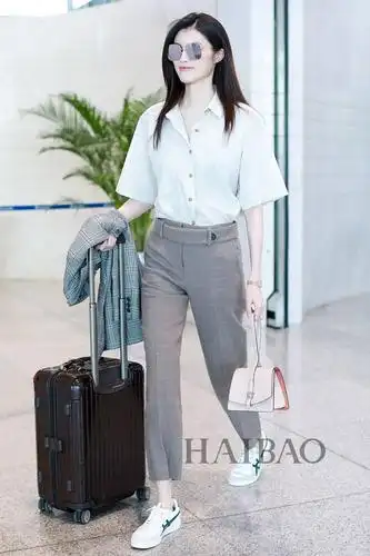 海报时尚网最新华语明星街拍(9月22日-9月28日)!