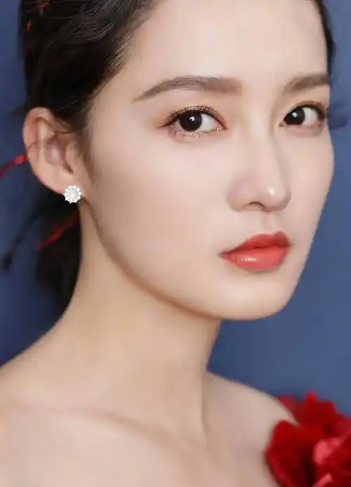 这才是少女的样子_笑容_眼睛_蔡卓