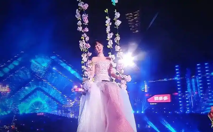 原创肖战张艺兴同台合唱杨紫李现被质疑假唱谢娜高情商回应质疑