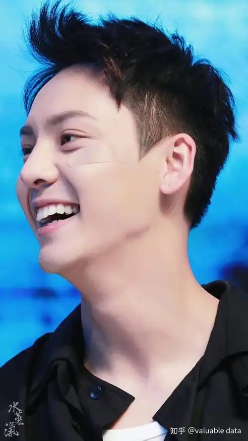 为什么陈伟霆总是笑的这么开心